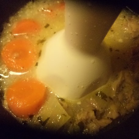 Krok 8 - Zupa krem marchewkowa z ryżem :) foto