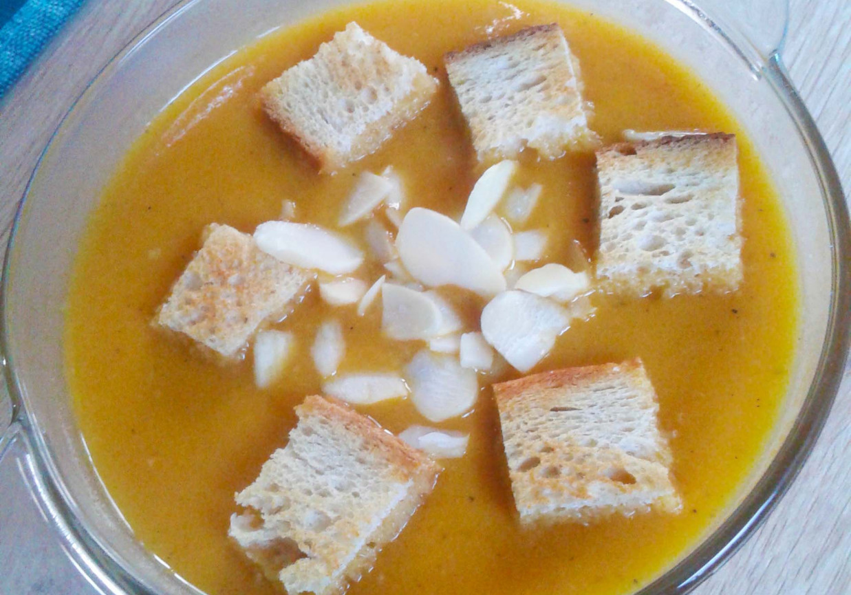 Zupa krem marchwiowo-selerowa foto