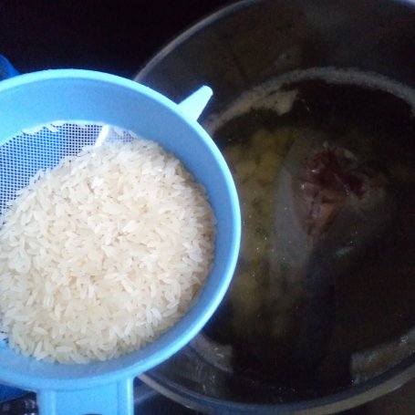 Krok 3 - Zupa krem paprykowa -z ziemniakami i ryżem..zaserowawana  z groszkiem ptysiowym  :) foto