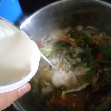 Krok 6 - Zupa krem paprykowa -z ziemniakami i ryżem..zaserowawana  z groszkiem ptysiowym  :) foto