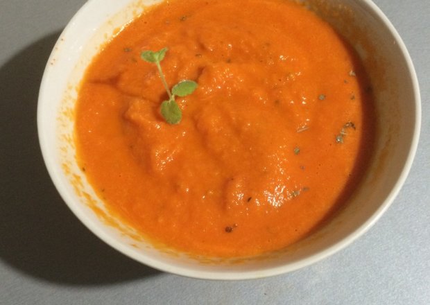Fotografia przedstawiająca Zupa krem pomidorowa .