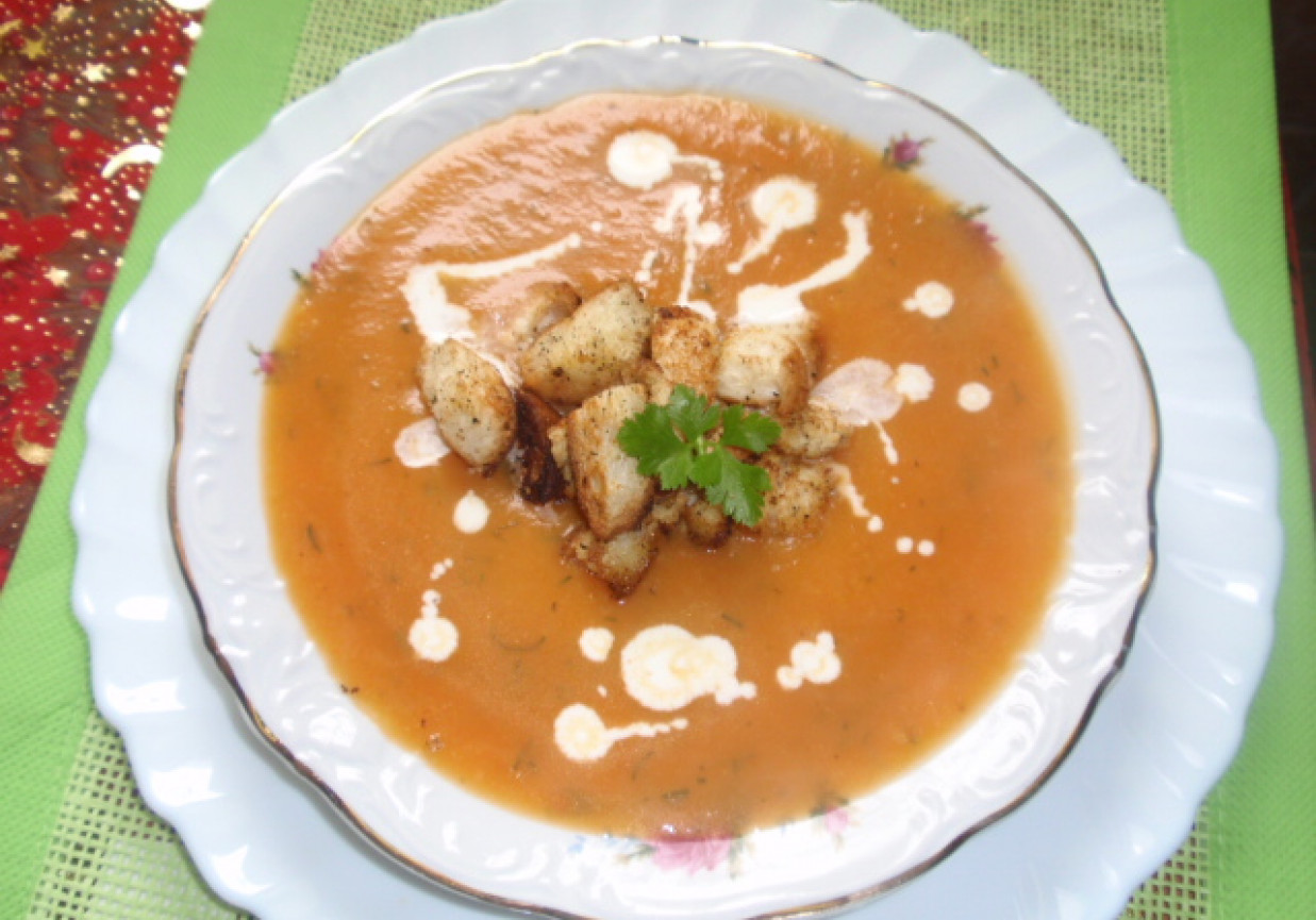 Zupa krem pomidorowa z grzankami foto