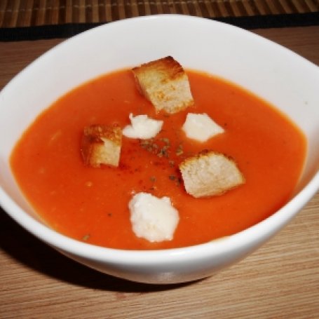 Krok 3 - zupa krem pomidorowa z mozarellą foto
