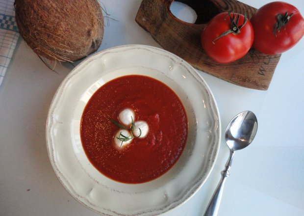 Fotografia przedstawiająca Zupa krem pomidorowo-kokosowa
