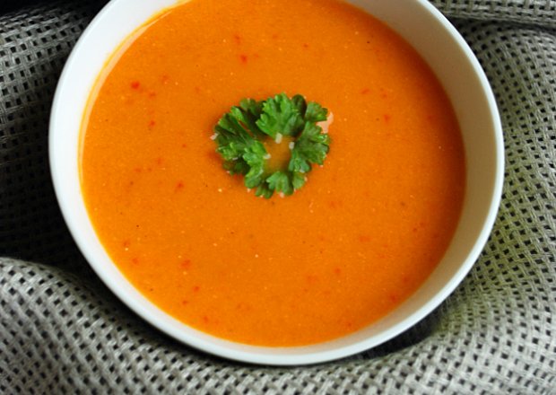 Fotografia przedstawiająca Zupa krem pomidorowo-paprykowa