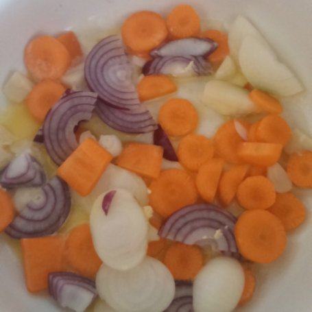 Krok 3 - Zupa krem pomidorowy z grzankami foto