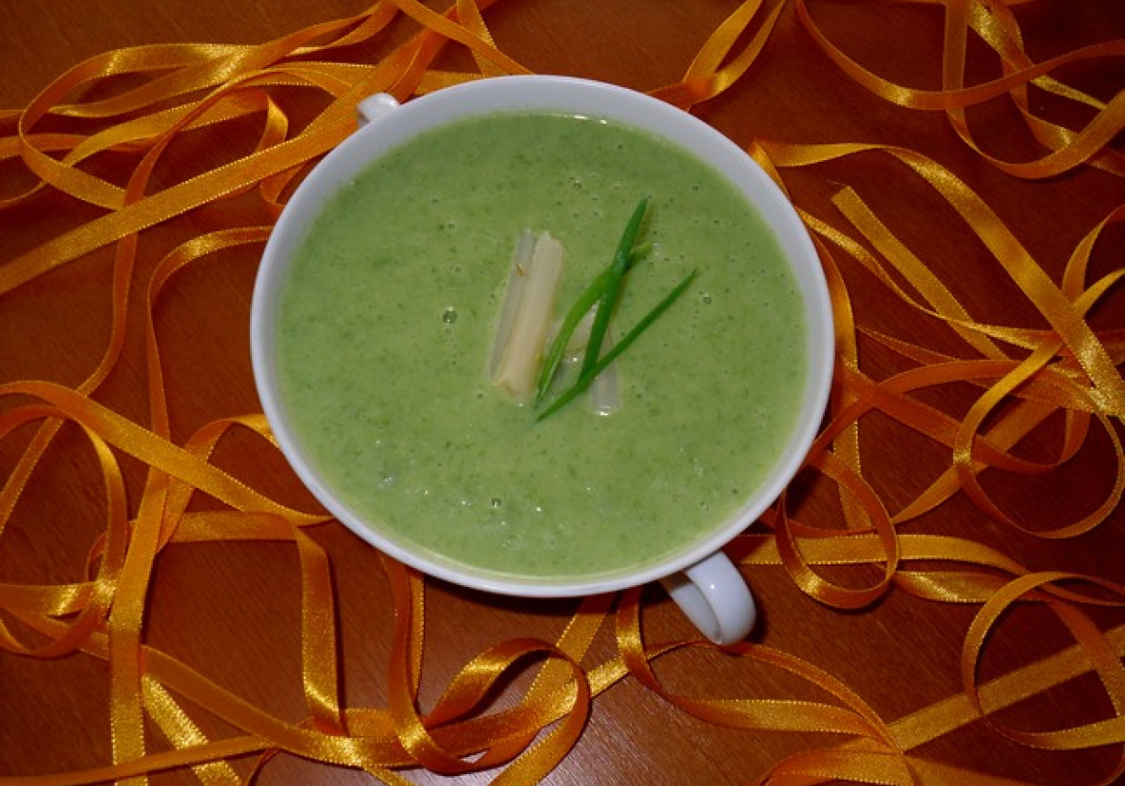 Zupa krem szpinakowo - szparagowa foto