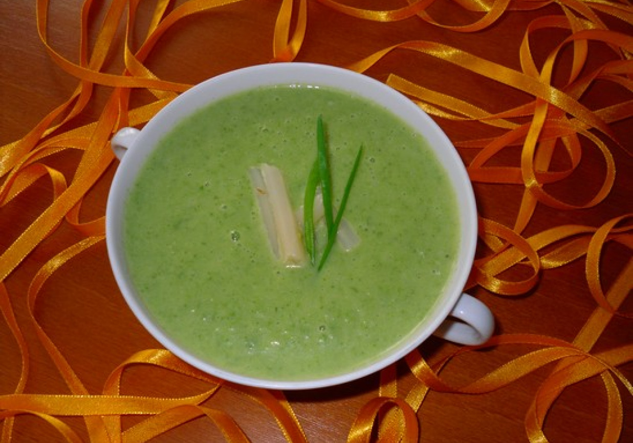 Zupa krem szpinakowo - szparagowa foto