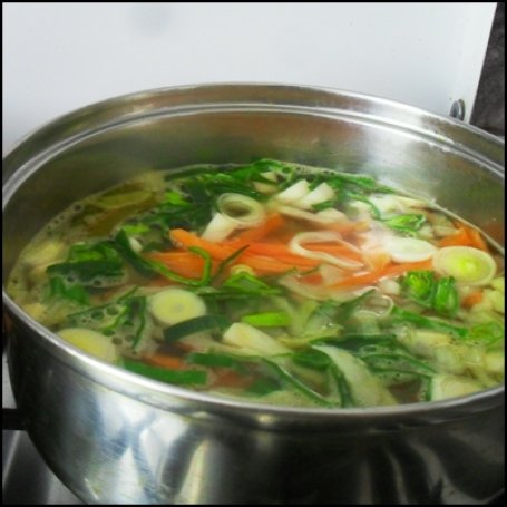 Krok 2 - Zupa (krem) warzywny foto