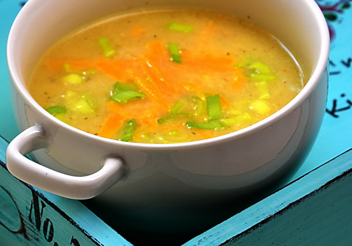 Zupa krem z białych szparagów  foto