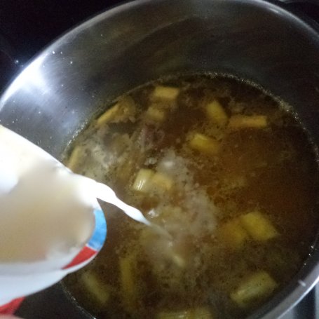Krok 6 - Zupa krem z białych szparagów z chipsami z boczku :) foto