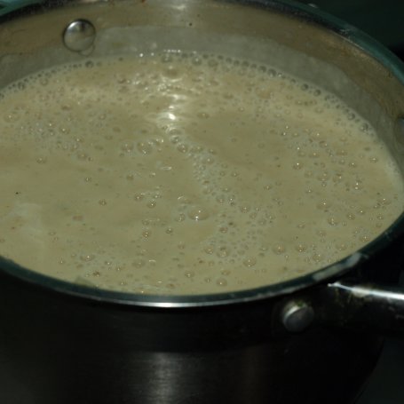 Krok 2 - Zupa krem z białych warzyw podana z grzanką foto