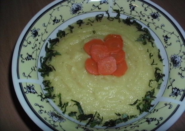 Fotografia przedstawiająca Zupa krem z białych warzyw