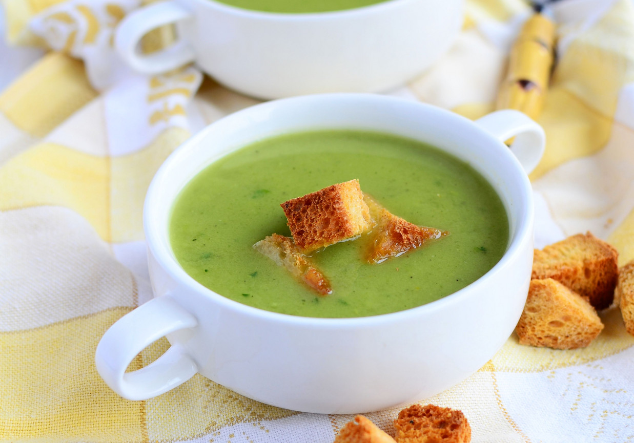 Zupa-krem z brokuła i zielonego groszku  foto