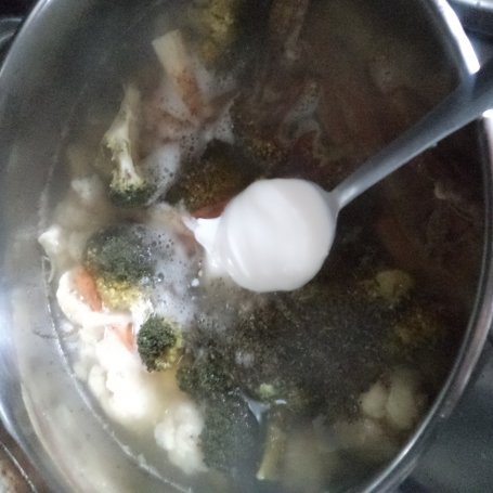 Krok 5 - Zupa krem z brokuła, kalafiora i kaszy owsianej :) foto