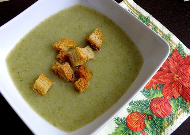 Fotografia przedstawiająca Zupa krem z brokuła