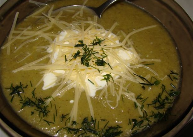 Fotografia przedstawiająca zupa krem z brokuła
