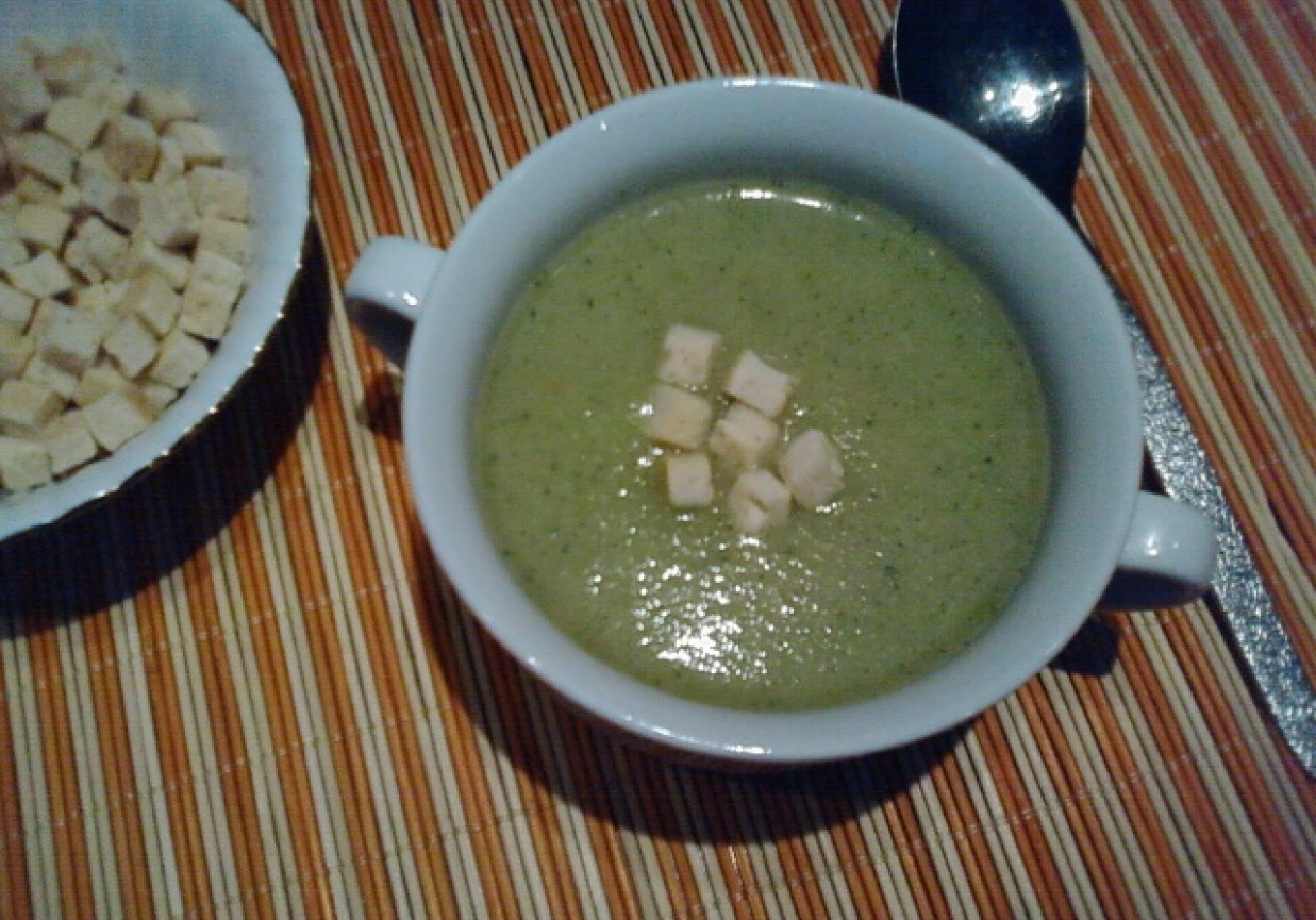 Zupa - krem z brokułów. foto