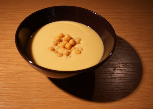 Fotografia przedstawiająca zupa krem z cieciorki