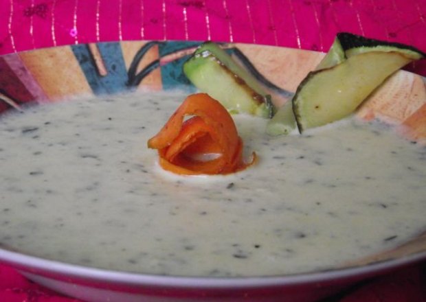 Fotografia przedstawiająca Zupa krem z cukini .