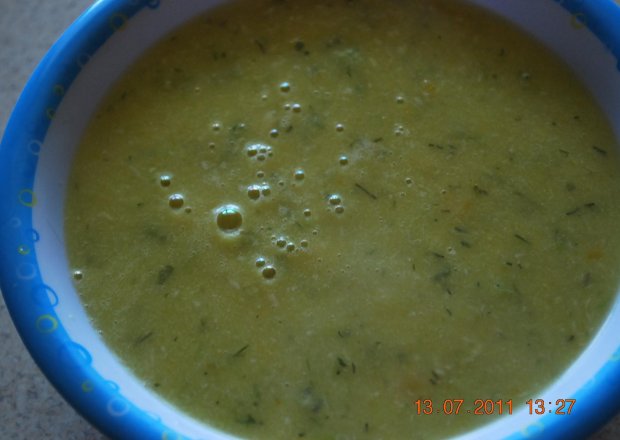 Fotografia przedstawiająca zupa krem z cukini