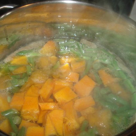 Krok 3 - Zupa krem z dyni i zielonej fasolki foto