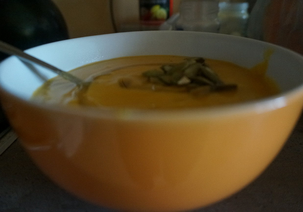 Zupa krem z dyni na mleku kokosowym foto