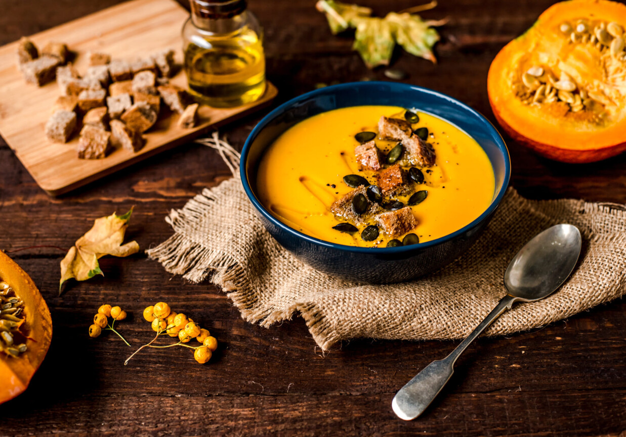 Zupa krem z dyni z grzankami foto