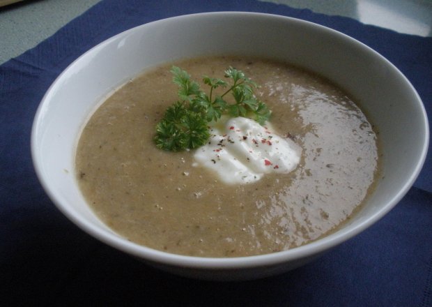 Fotografia przedstawiająca Zupa krem z gąsek