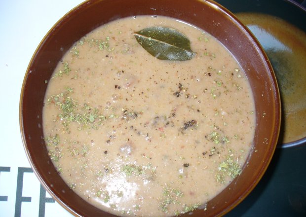 Fotografia przedstawiająca Zupa krem z grochu piechotnego