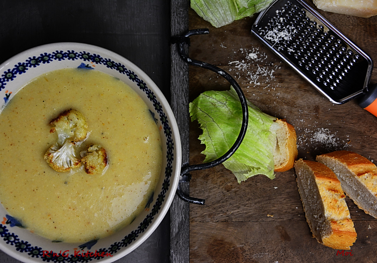 Zupa krem z kalafiora i parmezanu  foto