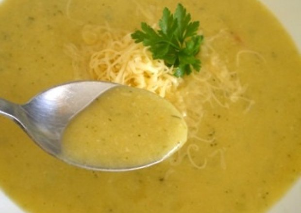 Fotografia przedstawiająca Zupa krem z kalafiora i sera