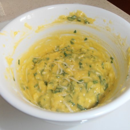 Krok 4 - Zupa krem z kalafiora z kluseczkami serowo-czosnkowymi foto
