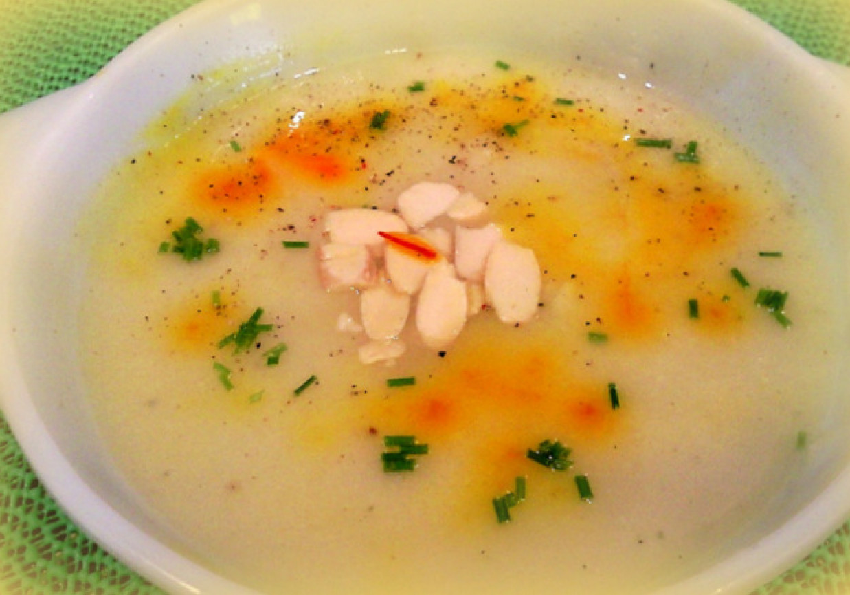 Zupa krem z kalafiora z szafranem foto