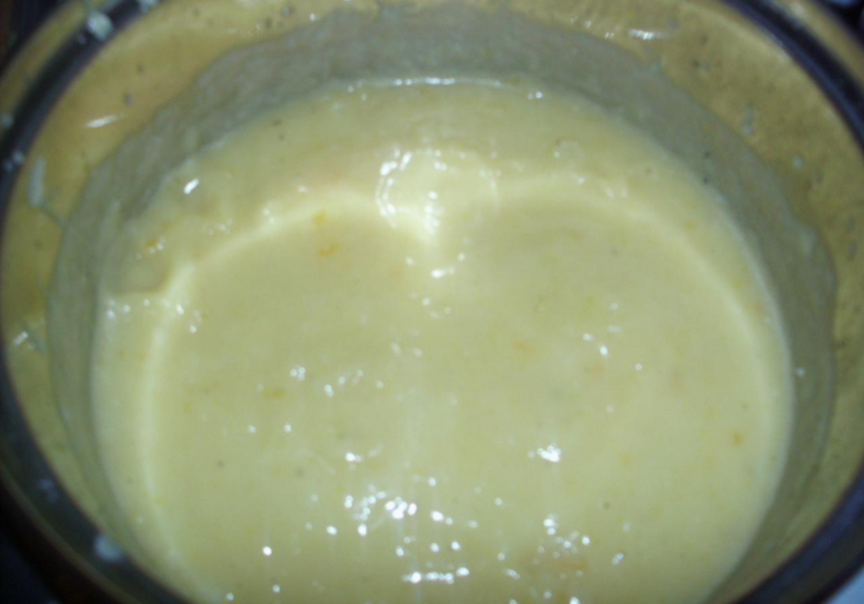 Zupa krem z kalarepą i grzankami foto