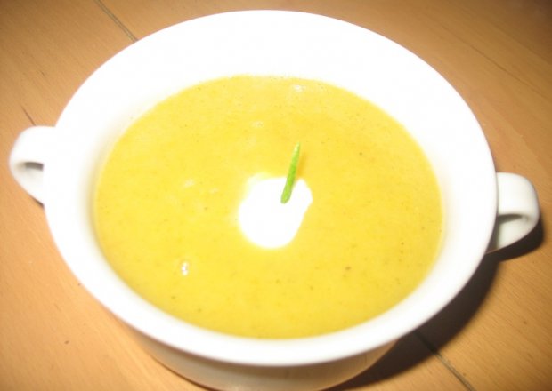 Fotografia przedstawiająca Zupa - krem z kalarepki
