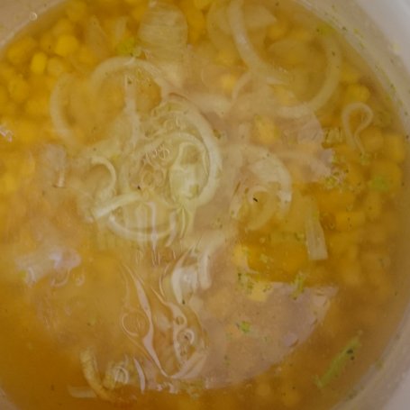 Krok 2 - Zupa krem z kukurydzy (konserwowej) foto
