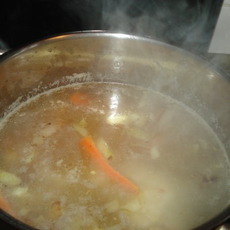 Krok 4 - Zupa krem z kukurydzy zaserwowana z kiełkami brokuła :) foto