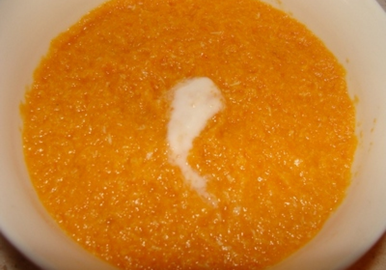 Zupa krem z marchewką i mango foto