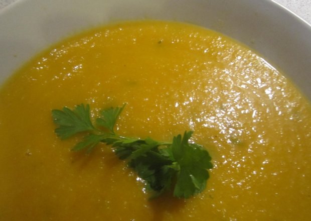 Fotografia przedstawiająca Zupa krem z marchewki (dietetyczne)