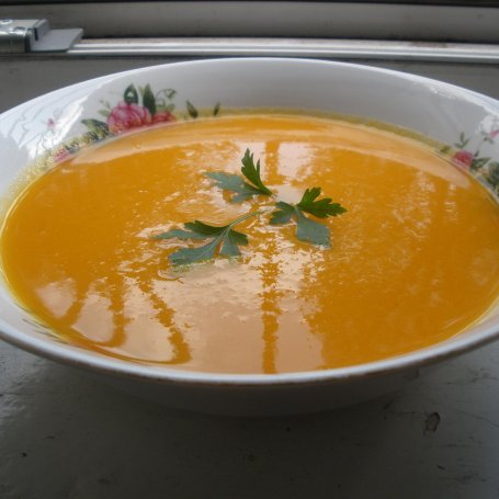 Krok 3 - Zupa krem z marchewki pomarańczowo-imbirowa foto