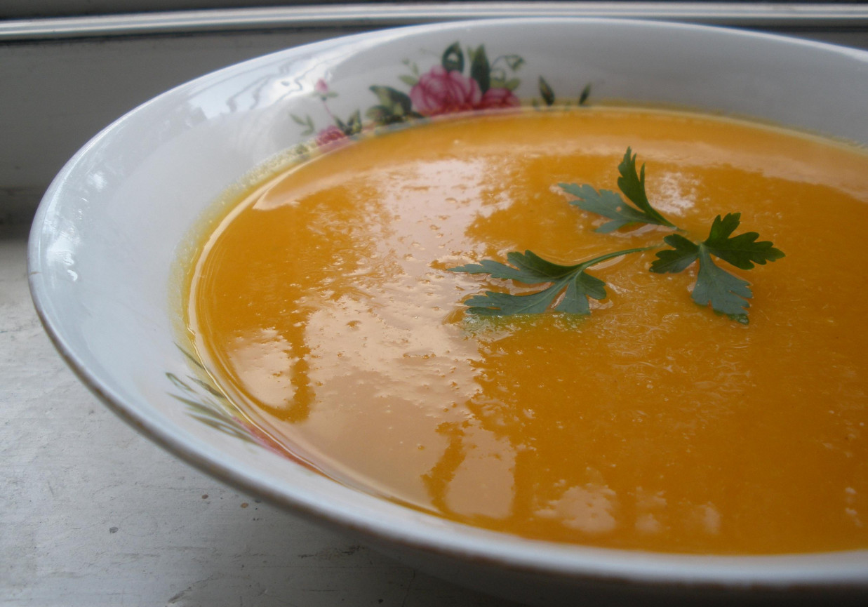Zupa krem z marchewki pomarańczowo-imbirowa foto