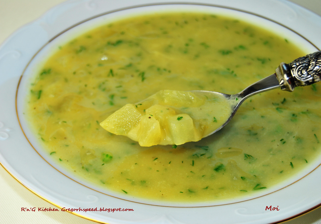 Zupa krem z ogórka foto