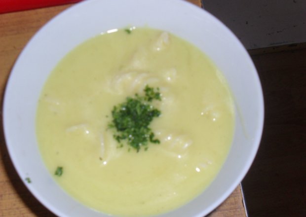 Fotografia przedstawiająca Zupa krem z ogórka