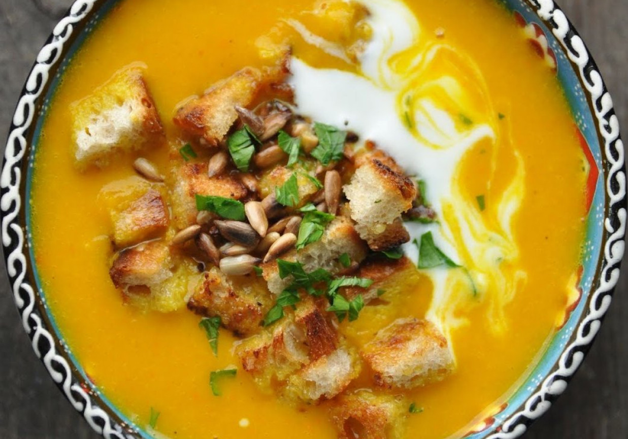 Zupa krem z pieczonej dyni z curry foto