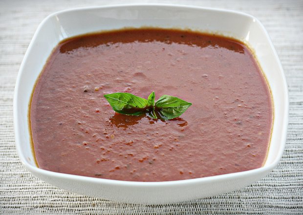Fotografia przedstawiająca Zupa krem z pieczonych pomidorów