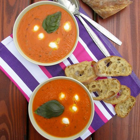 Krok 5 - Zupa krem z pieczonych warzyw z mozzarellą i ziołami foto