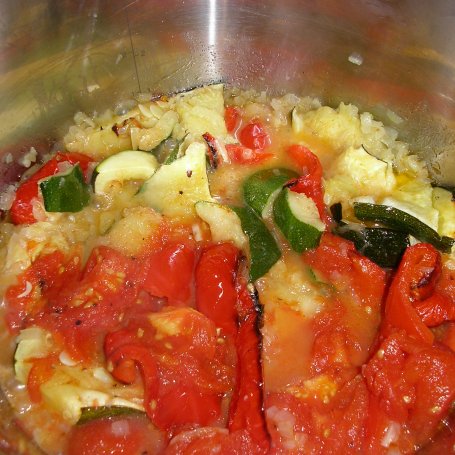 Krok 3 - Zupa krem z pieczonych warzyw z mozzarellą i ziołami foto