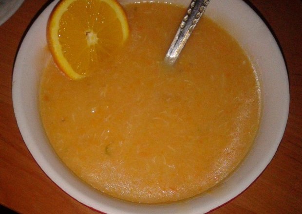 Fotografia przedstawiająca zupa krem z pomarańczą