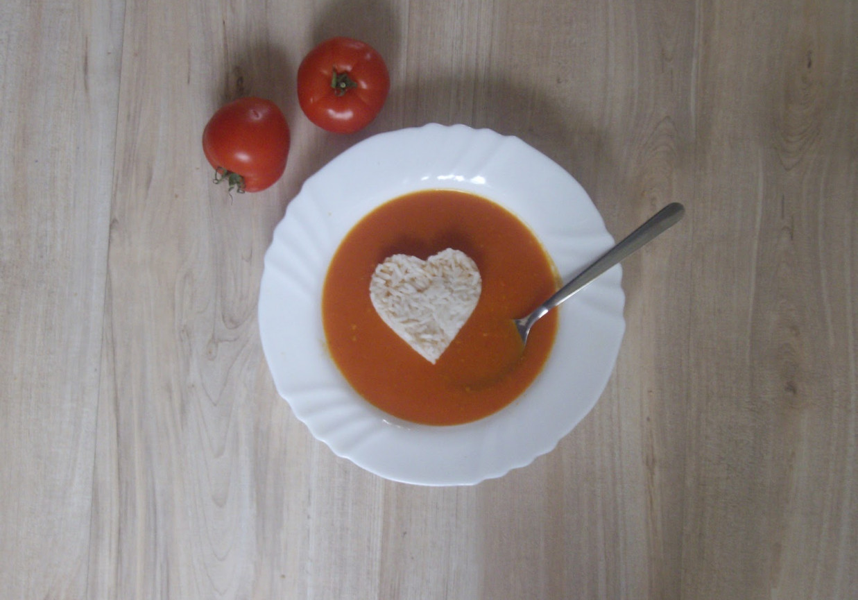 Zupa krem z pomidora foto